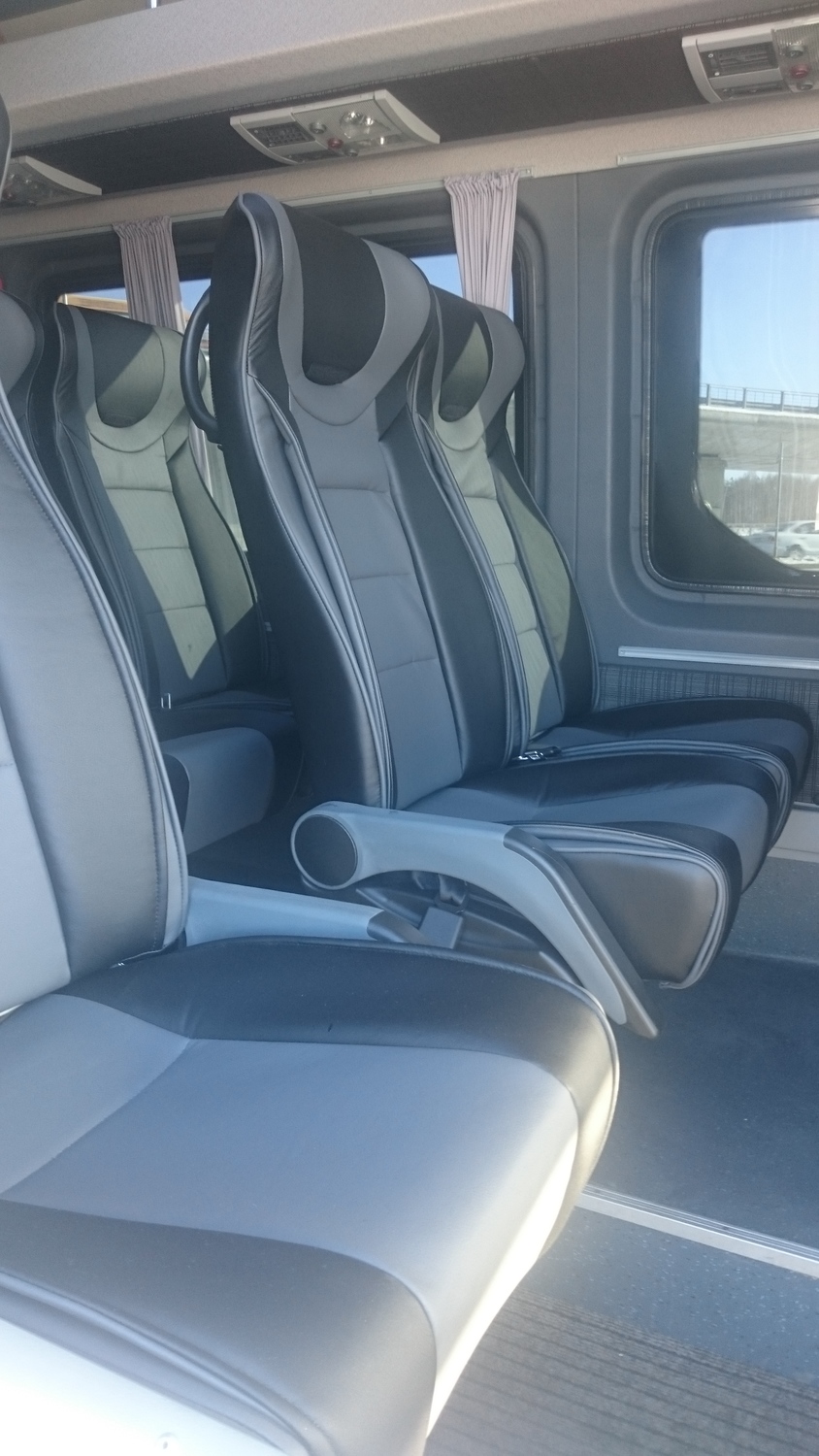 Аренда микроавтобуса в СПб с водителем. Лучшее качество работы и ...